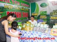 Hàng nghìn người dự lễ hội “Hương sắc Trà Xuân”