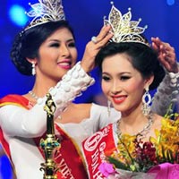 Ứng viên vương miện HHVN lộng lẫy trong váy dạ hội